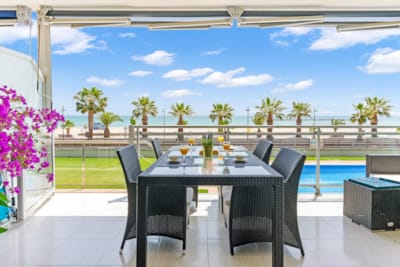 Beachfront flat for sale in Cubelles