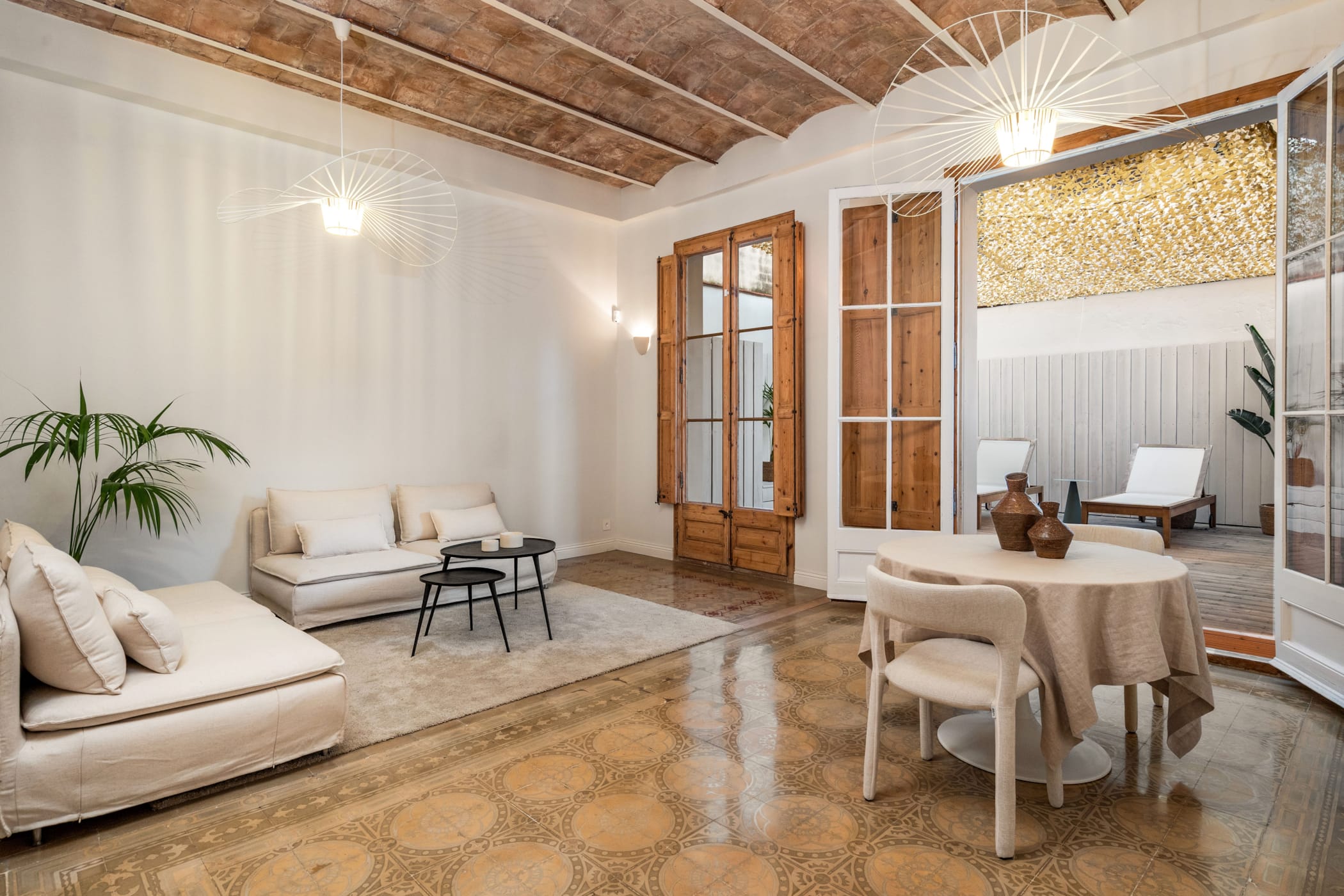 0. Piso con terraza en el Example