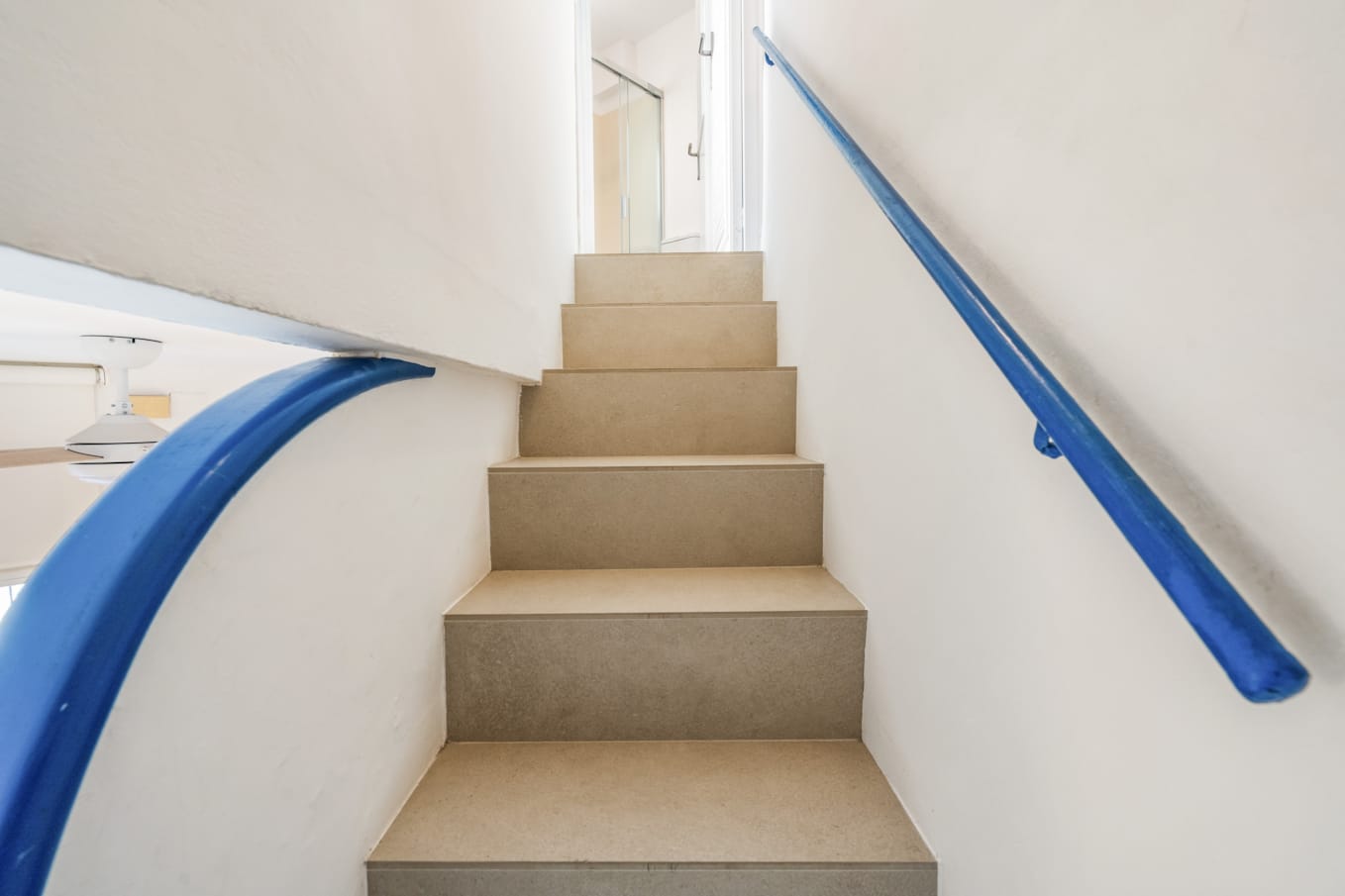 10. Escalera